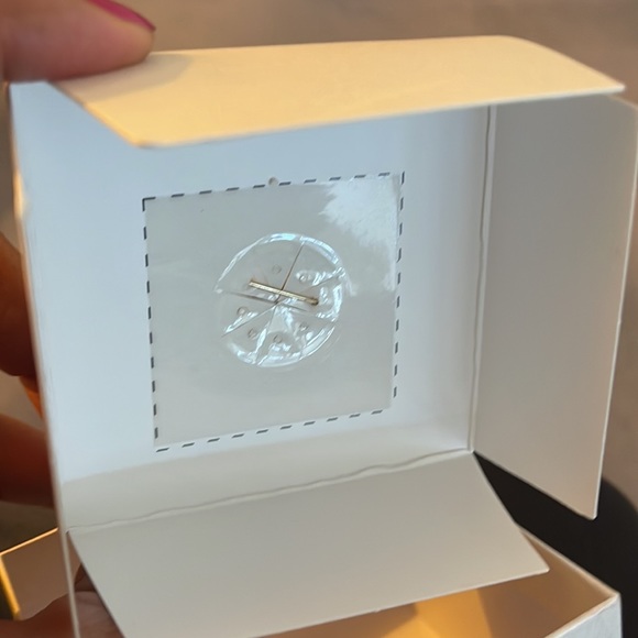 Anne Klein Hummingbird Brooch - Picture 5 of 6